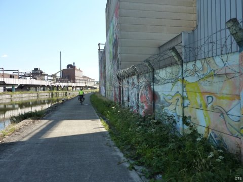 Voie verte le long de la Sambre à Charleroi