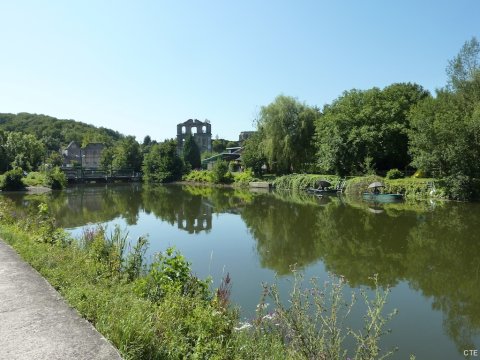 Au sud de Charleroi