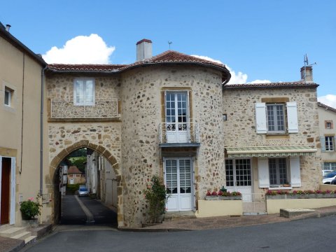 Porte de ville -Availles-Limousine
